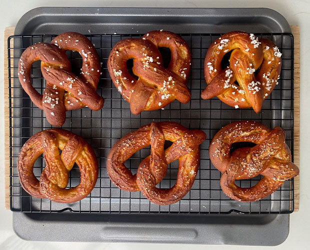 soft homemade pretzels